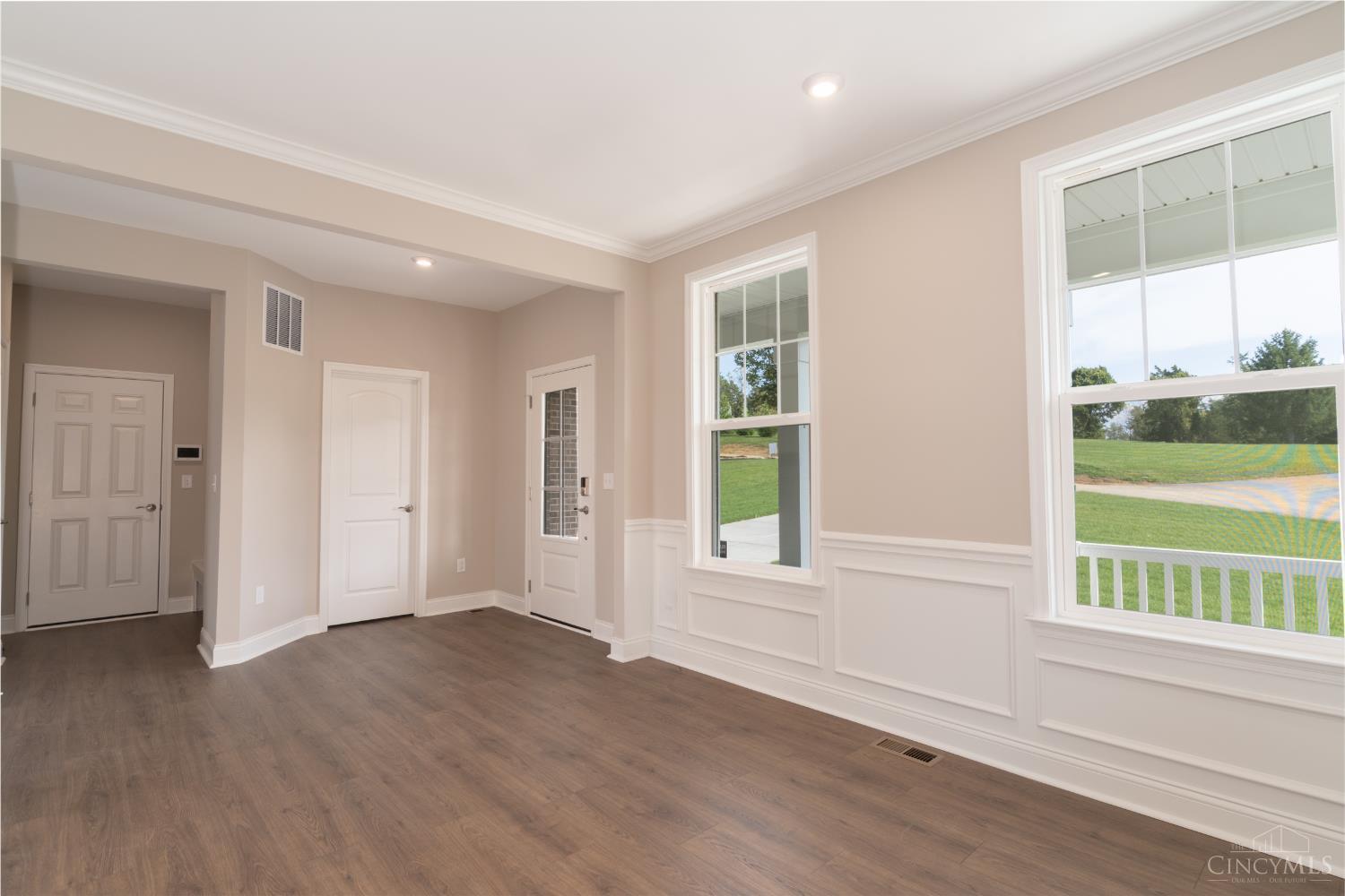 6977 Carlinridge Lane Property Photo 5