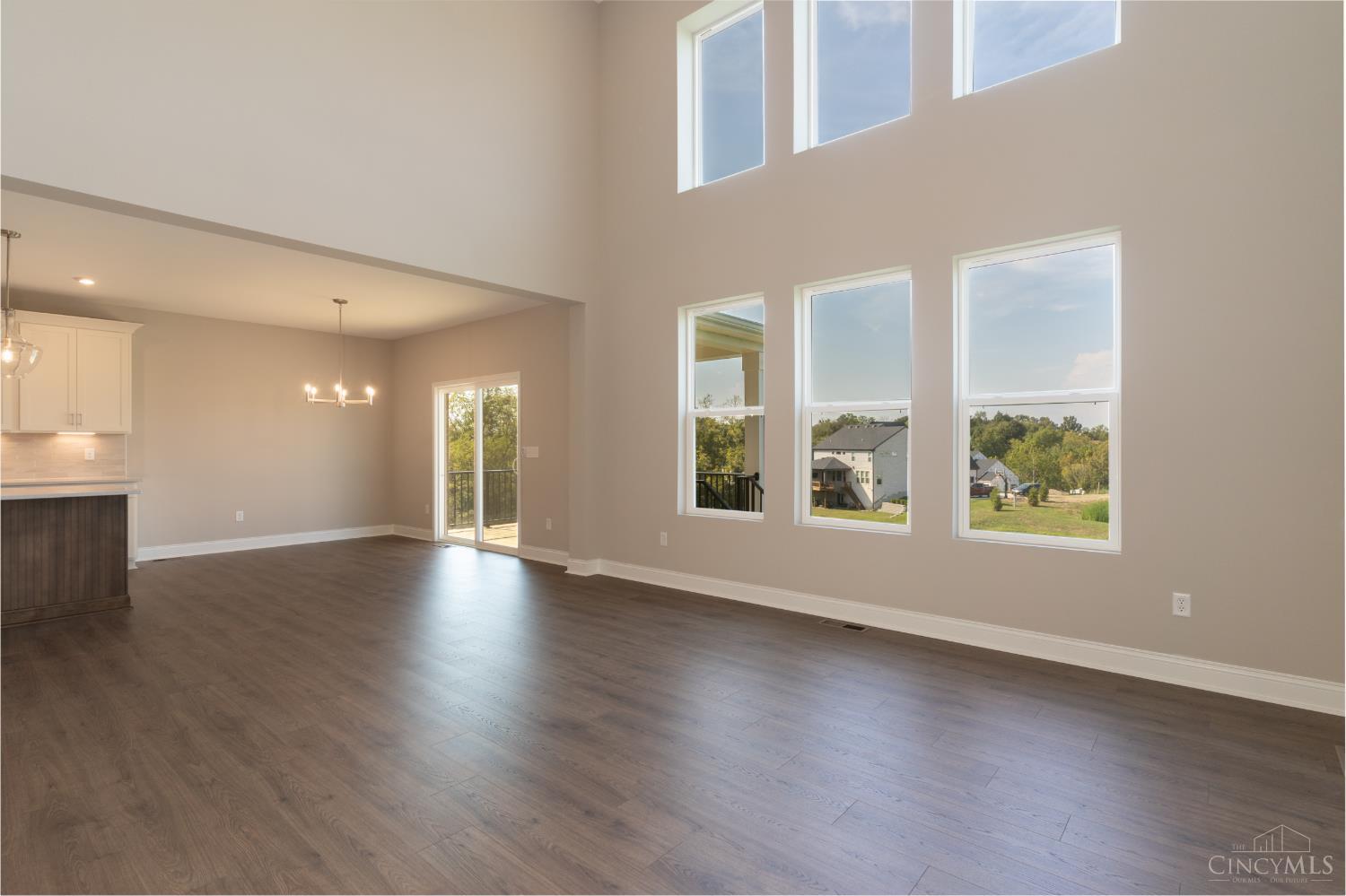 6977 Carlinridge Lane Property Photo 8