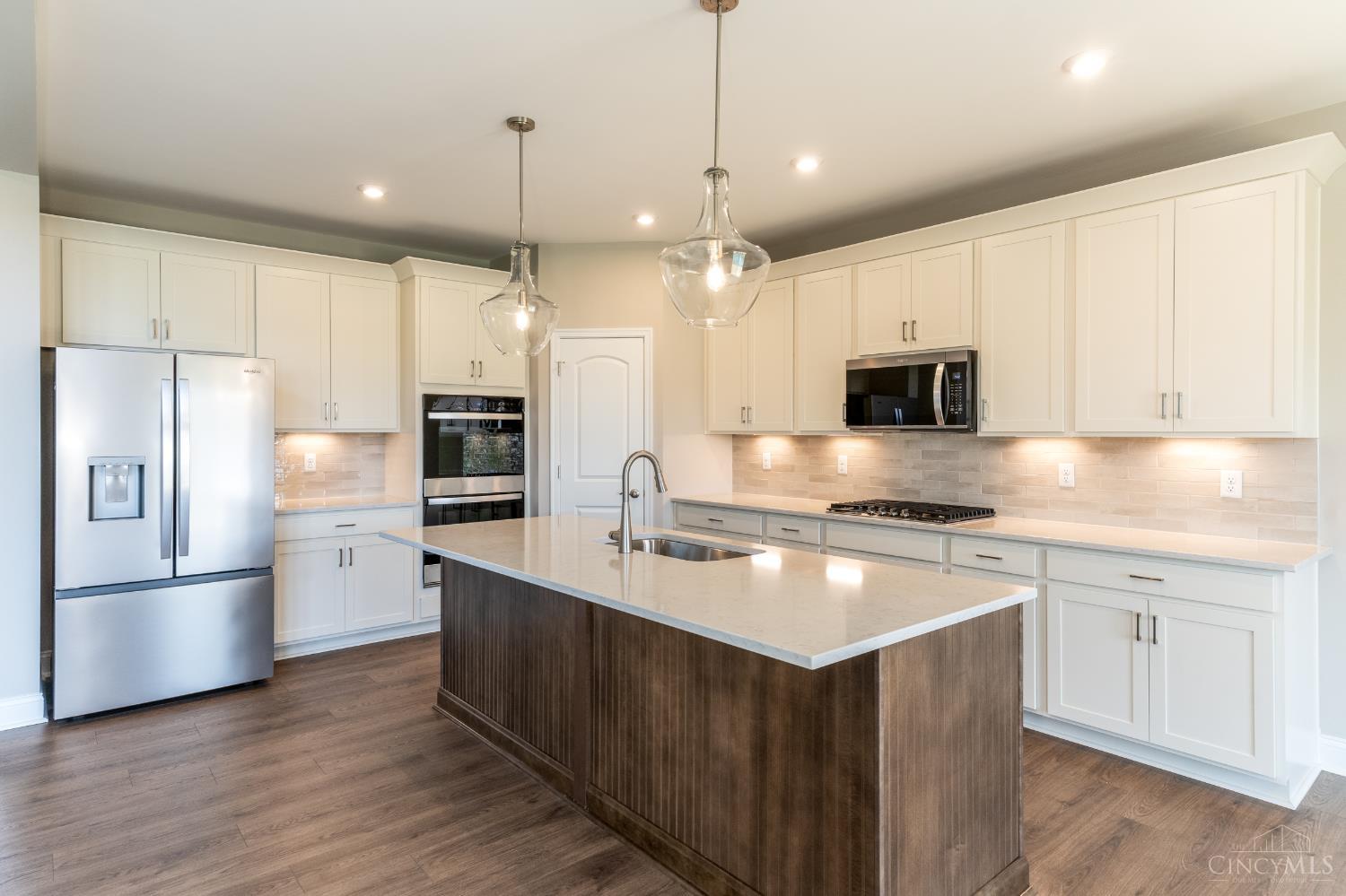 6977 Carlinridge Lane Property Photo 11
