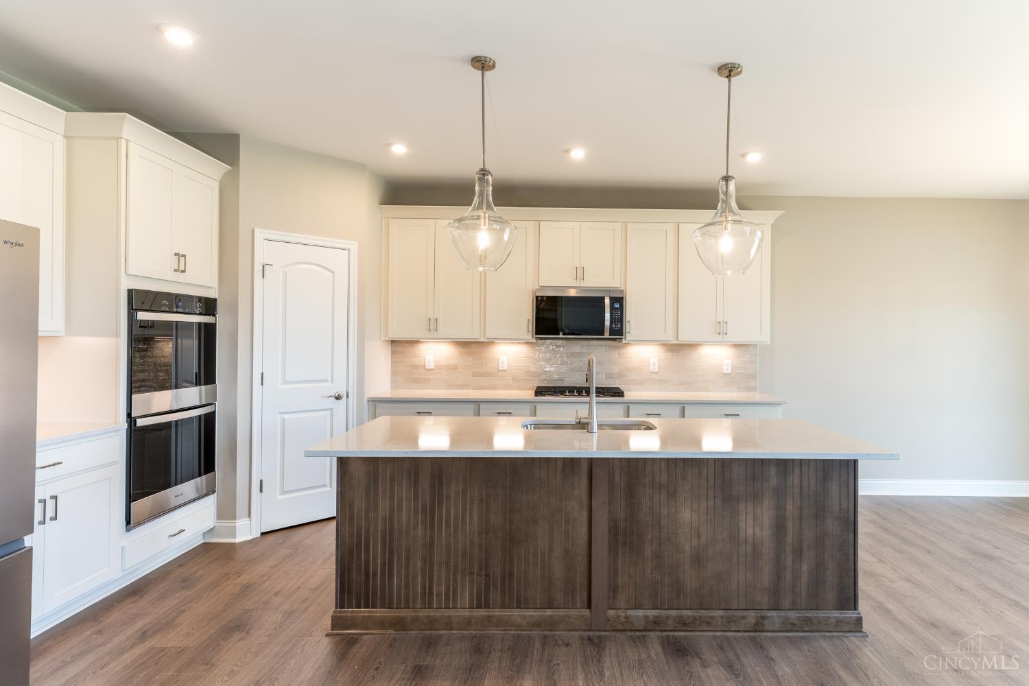 6977 Carlinridge Lane Property Photo 12