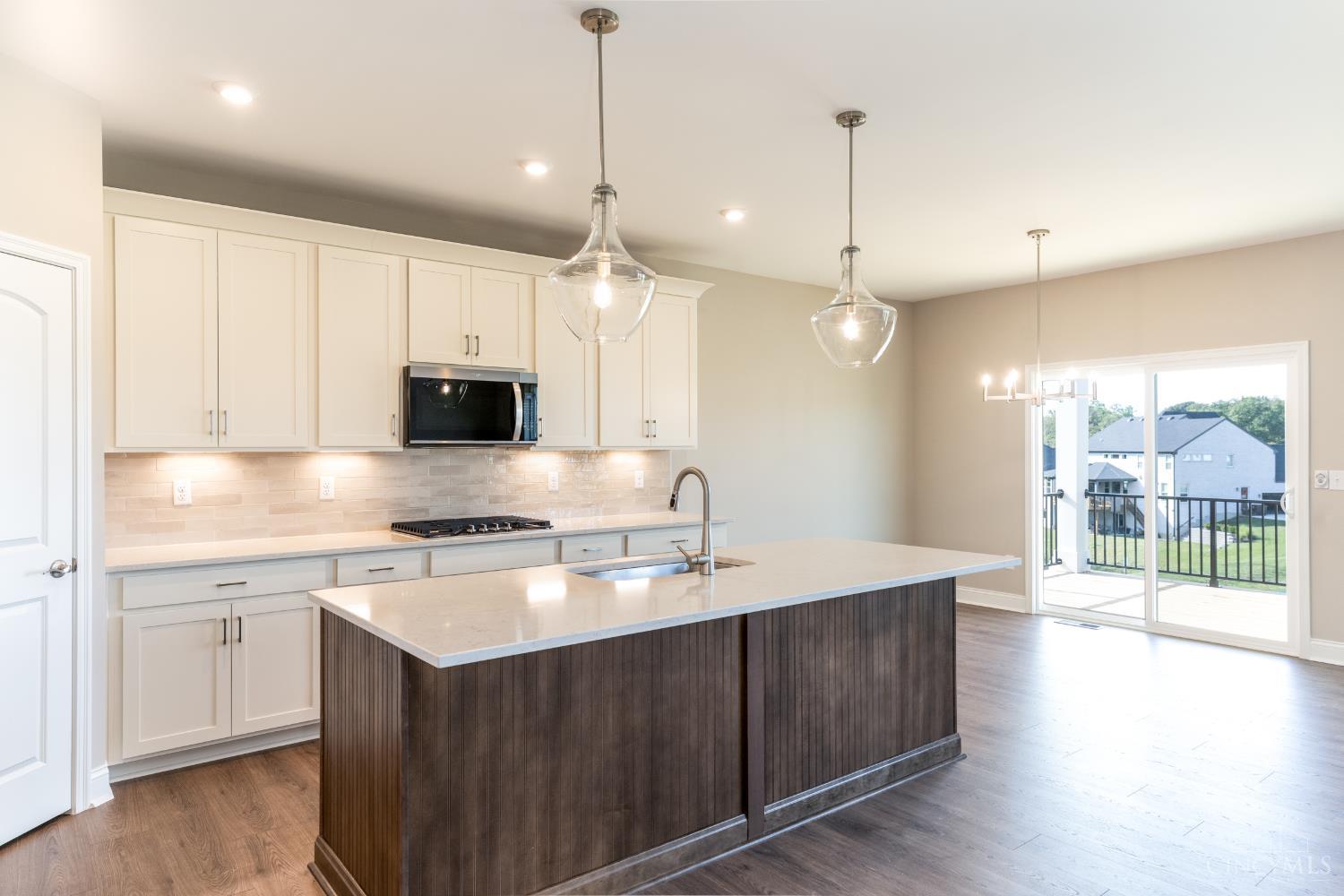 6977 Carlinridge Lane Property Photo 13