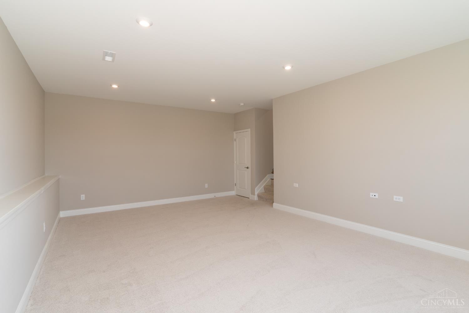6977 Carlinridge Lane Property Photo 17