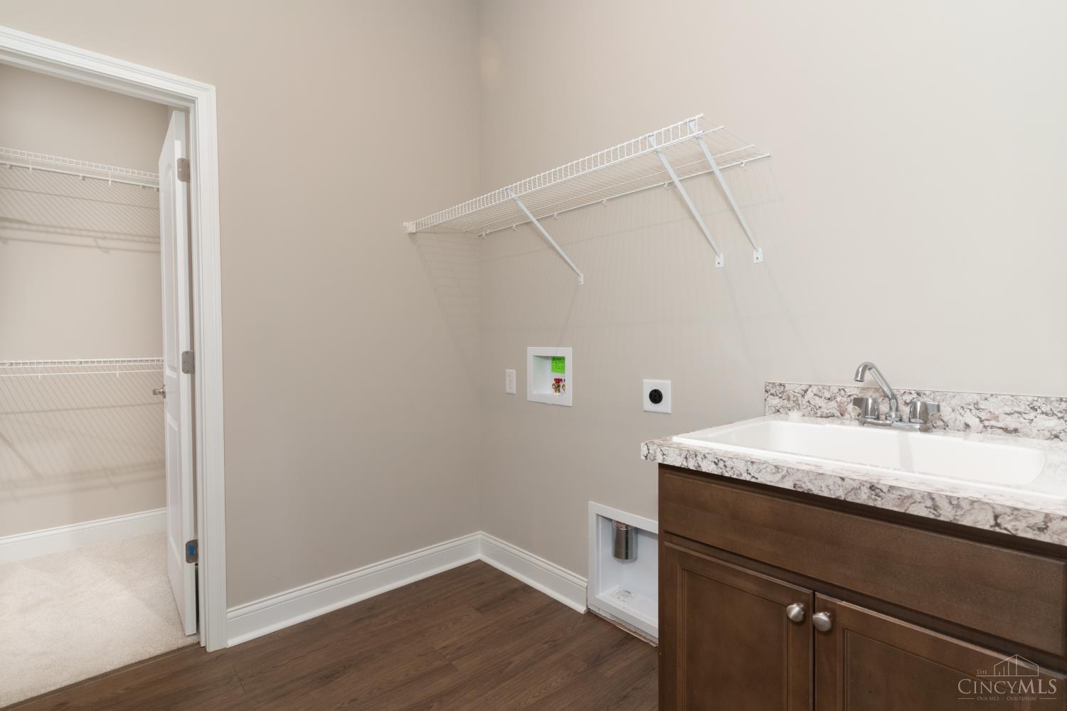 6977 Carlinridge Lane Property Photo 23