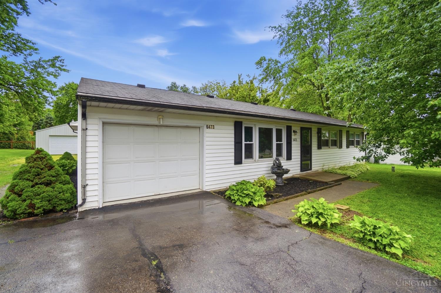 6473 Hendrickson Road Property Photo 4