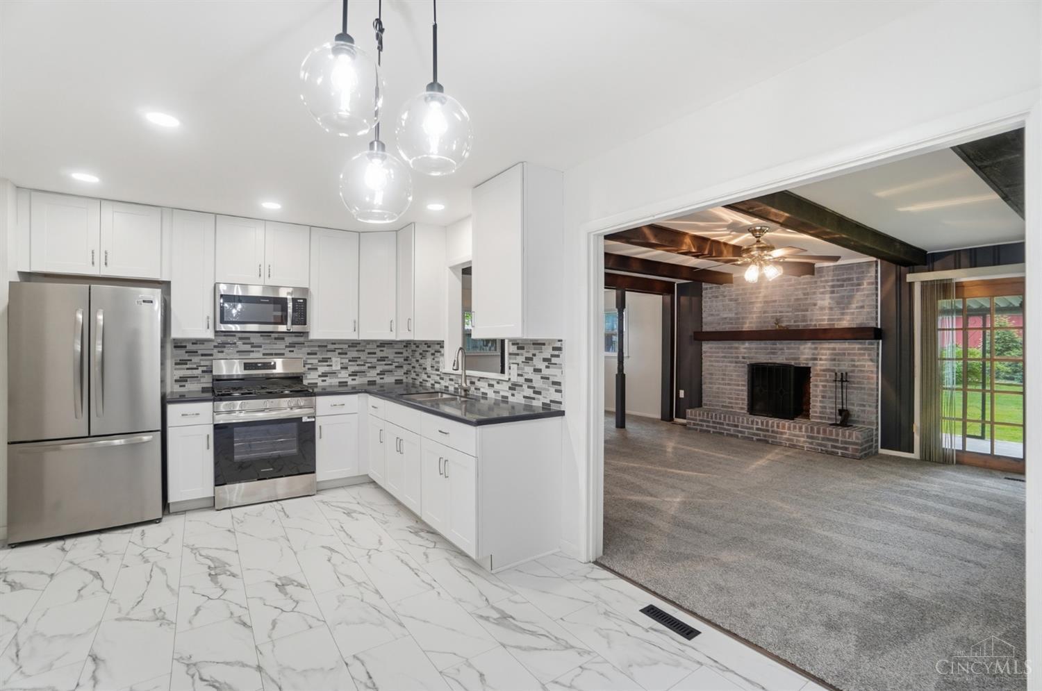 6473 Hendrickson Road Property Photo 15