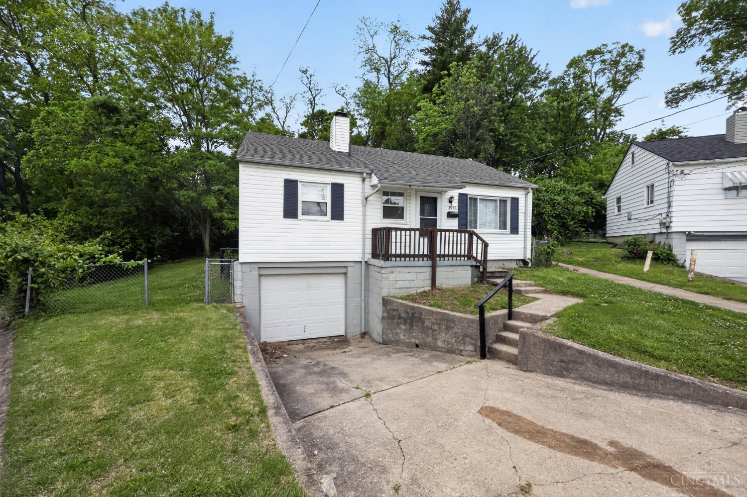 1923 Ashbrook Drive Property Photo 1