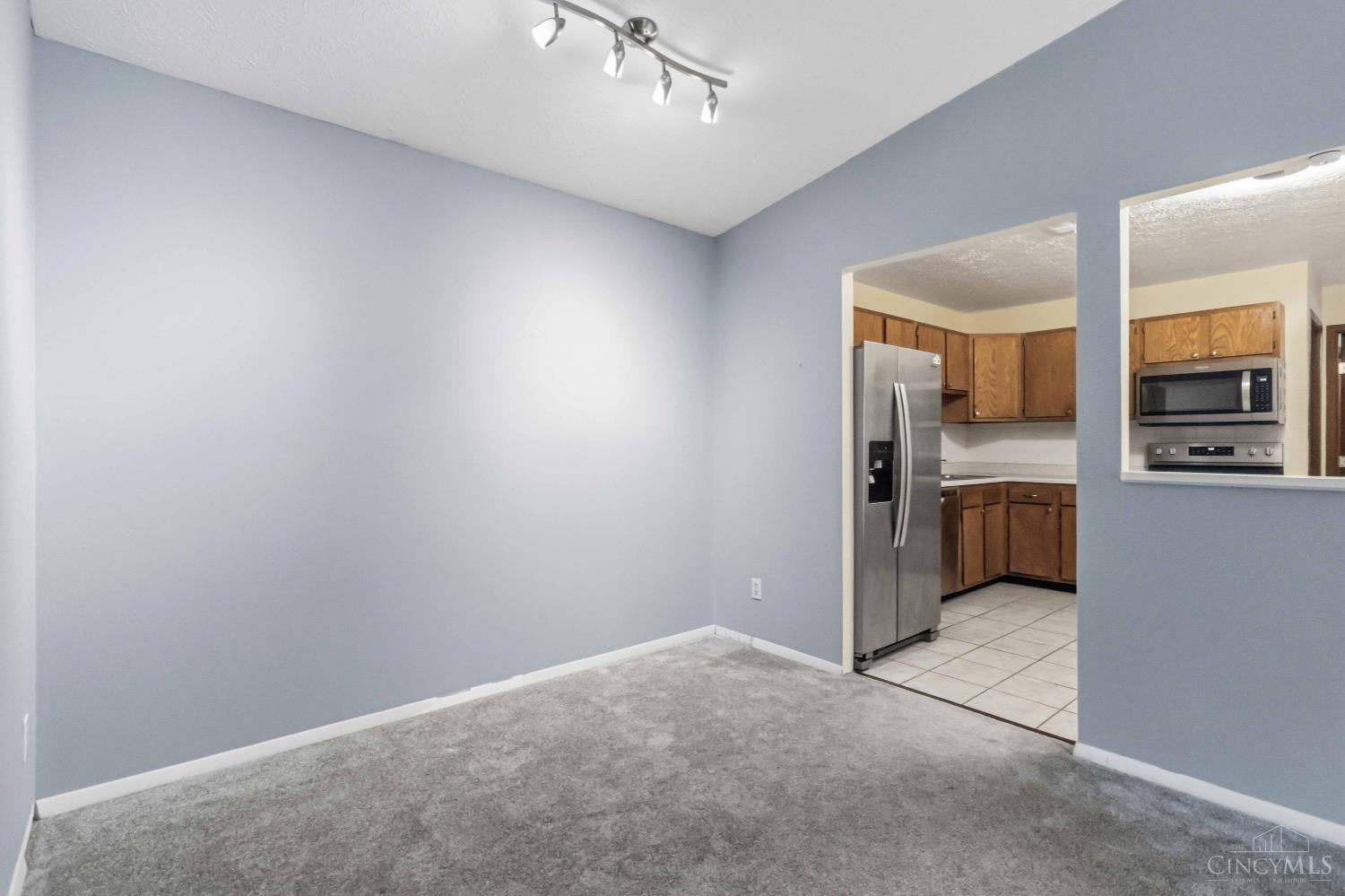 537 Davis Road Property Photo 11