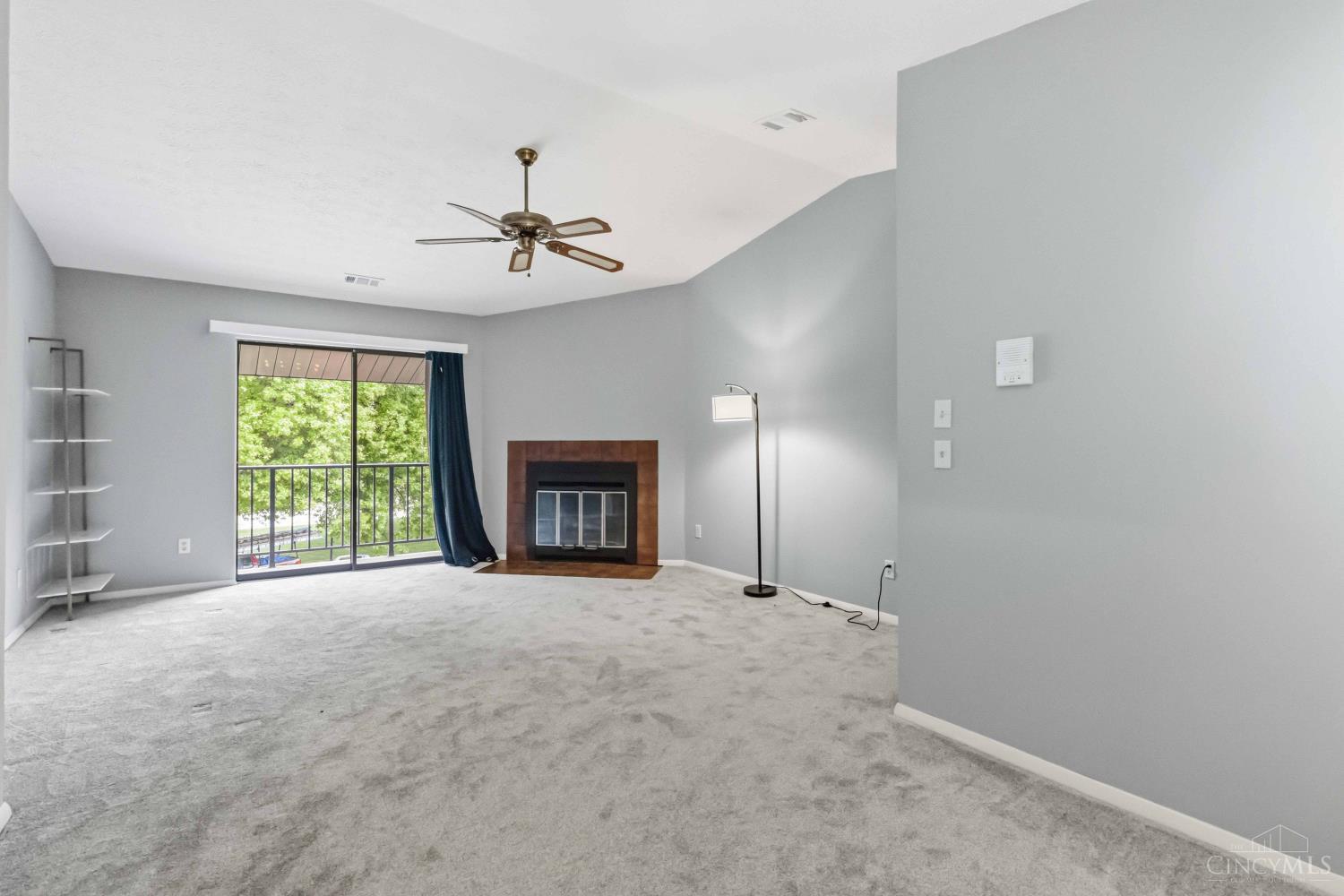 537 Davis Road Property Photo 12
