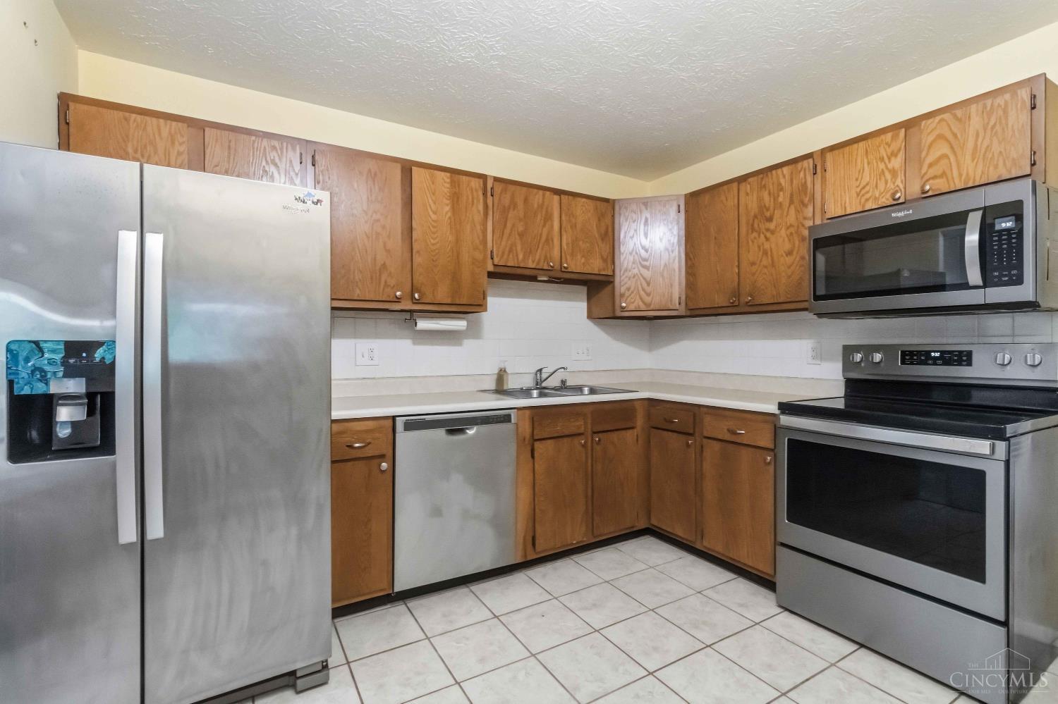 537 Davis Road Property Photo 14