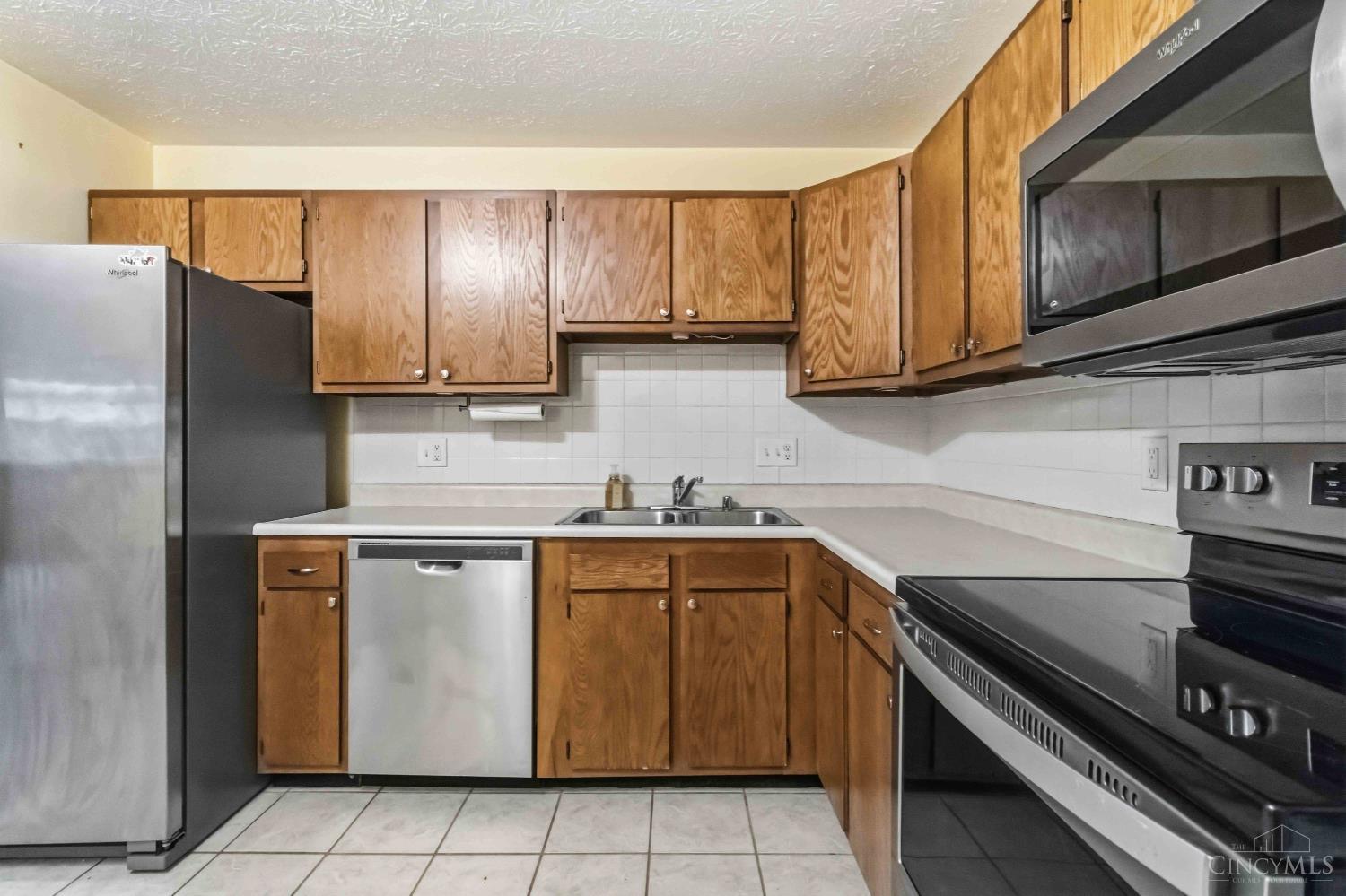 537 Davis Road Property Photo 17