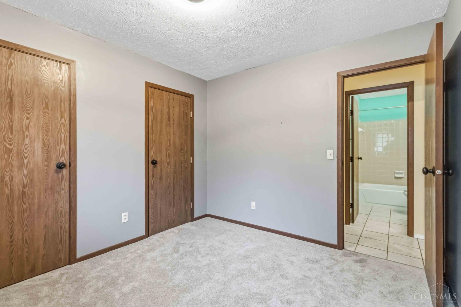 537 Davis Road Property Photo 20