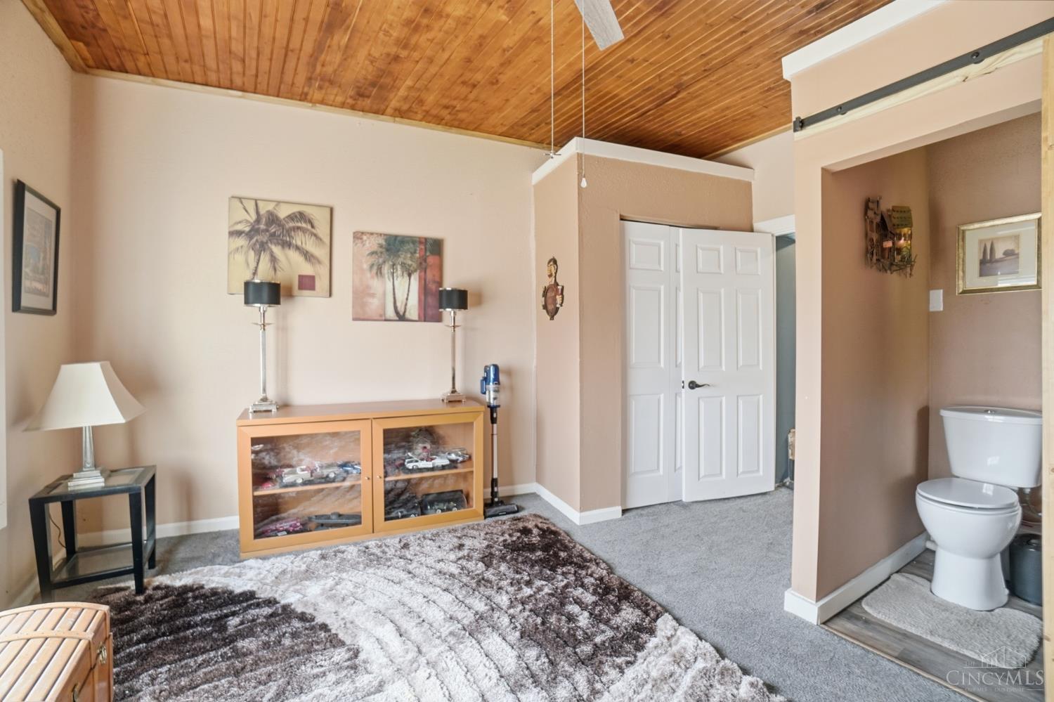1221 Martin Drive Property Photo 24
