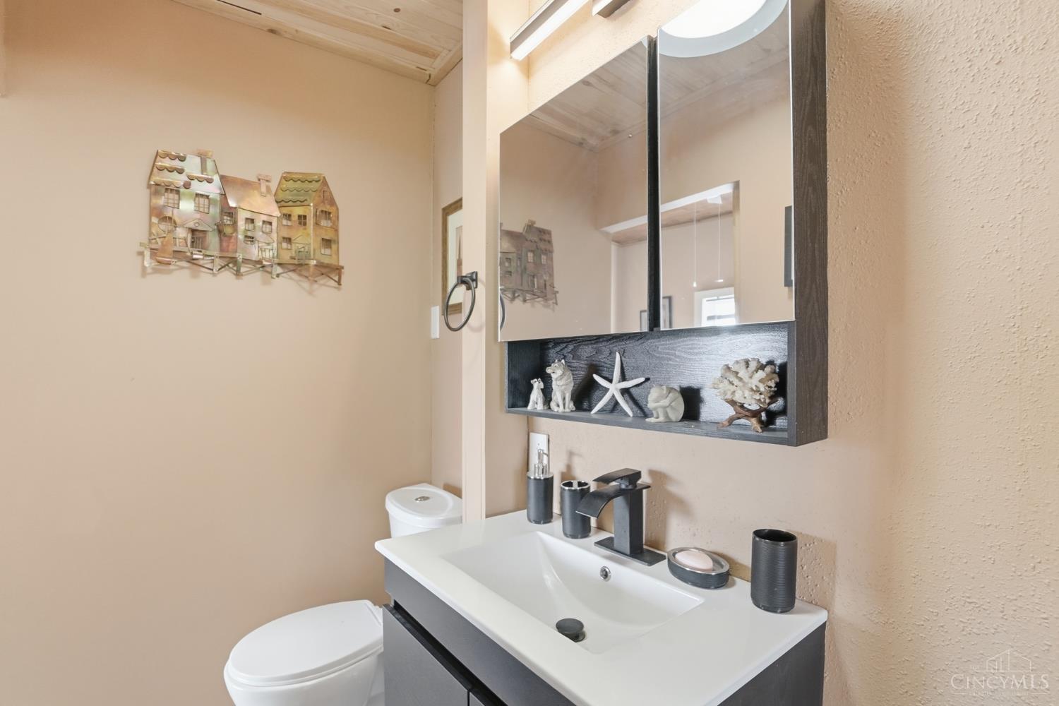 1221 Martin Drive Property Photo 25