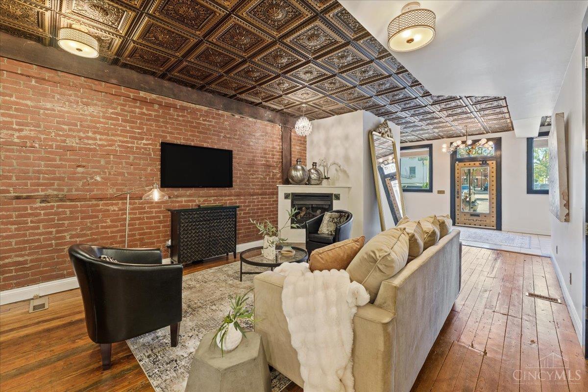 1302 Main Street Property Photo 12