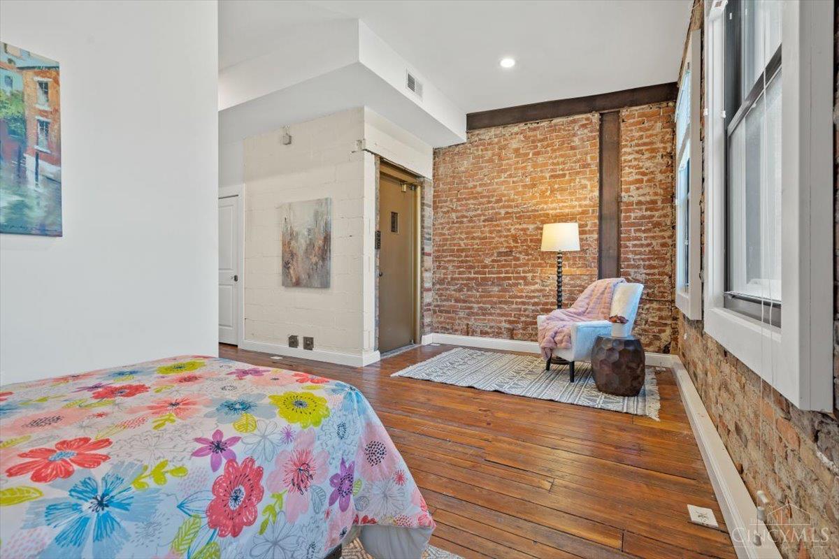 1302 Main Street Property Photo 48