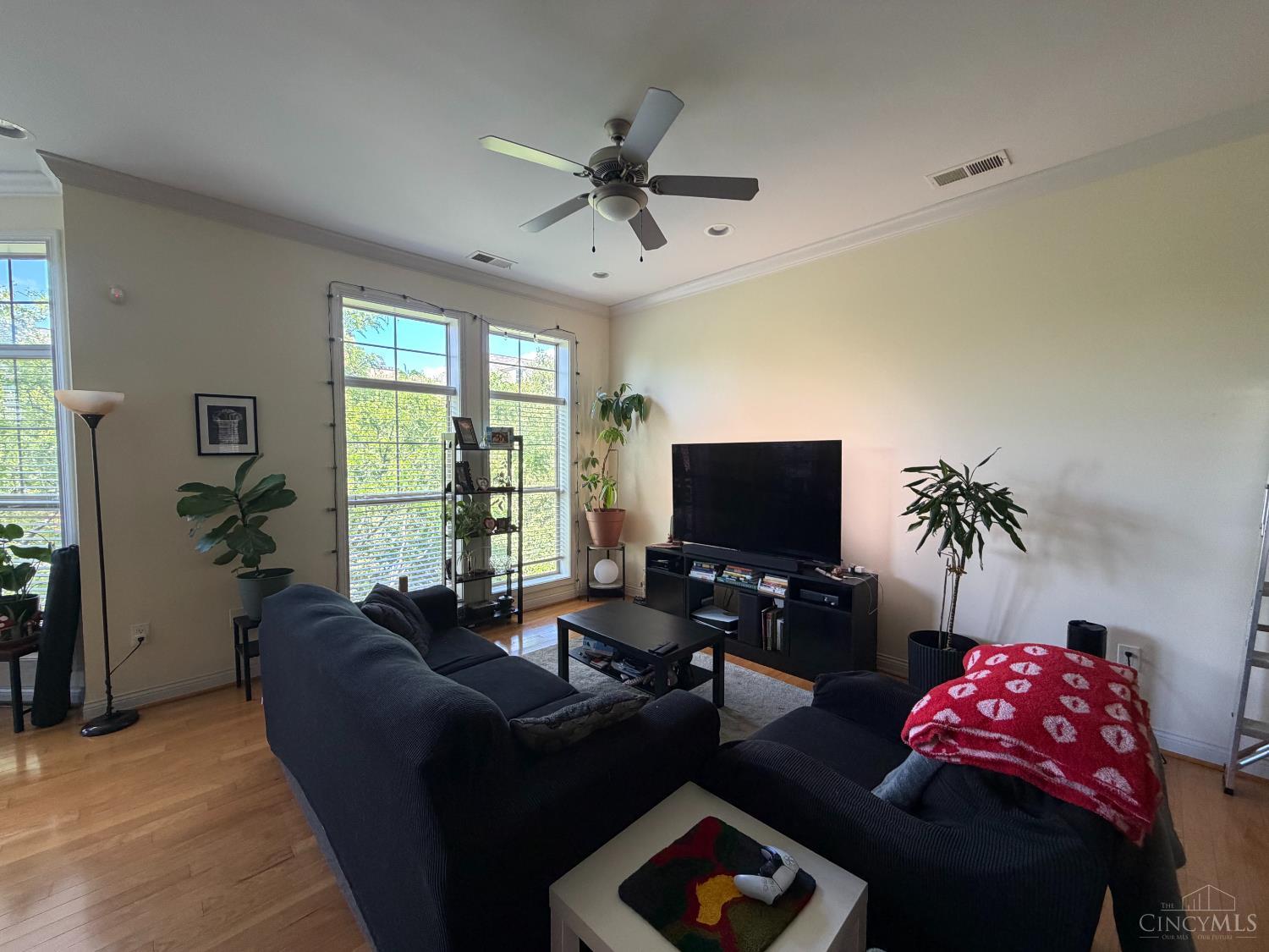 219 Stetson Street Property Photo 3