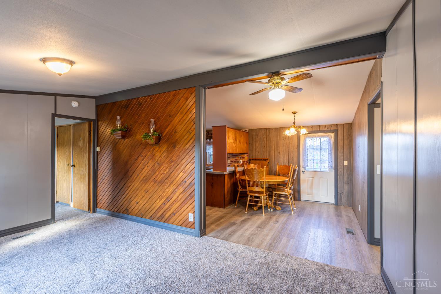 4299 White Oak Road Property Photo 3