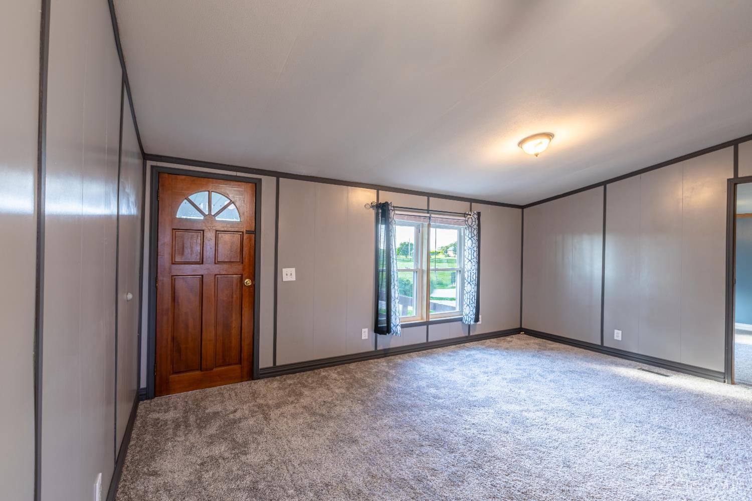 4299 White Oak Road Property Photo 4