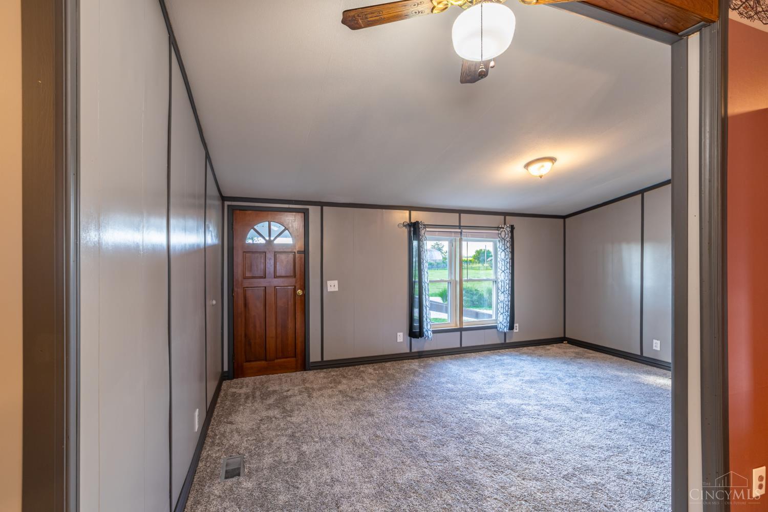 4299 White Oak Road Property Photo 5