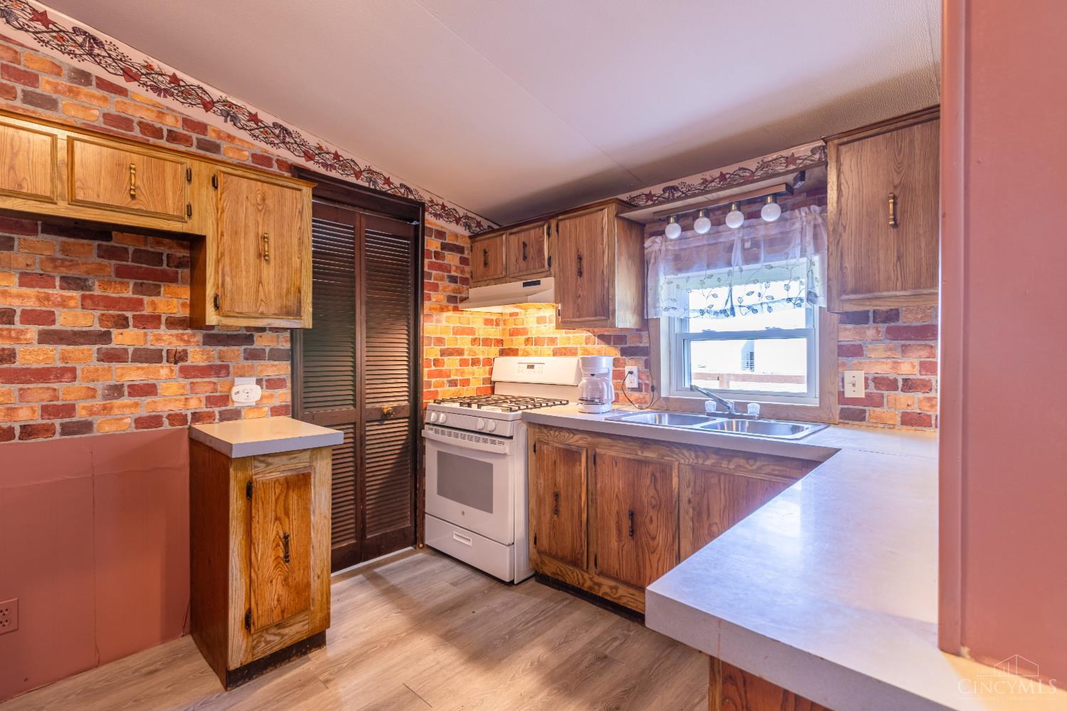 4299 White Oak Road Property Photo 17