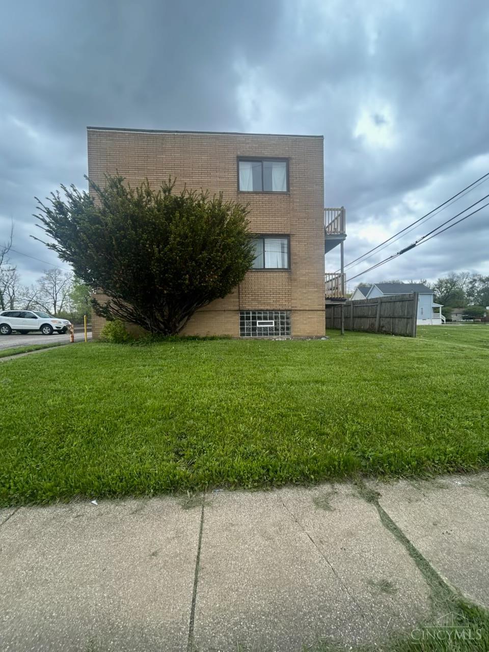 4467 Lee Road Property Photo 6