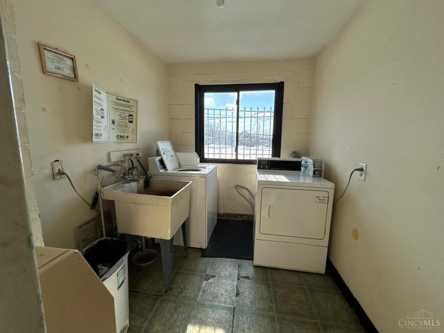 4467 Lee Road Property Photo 12