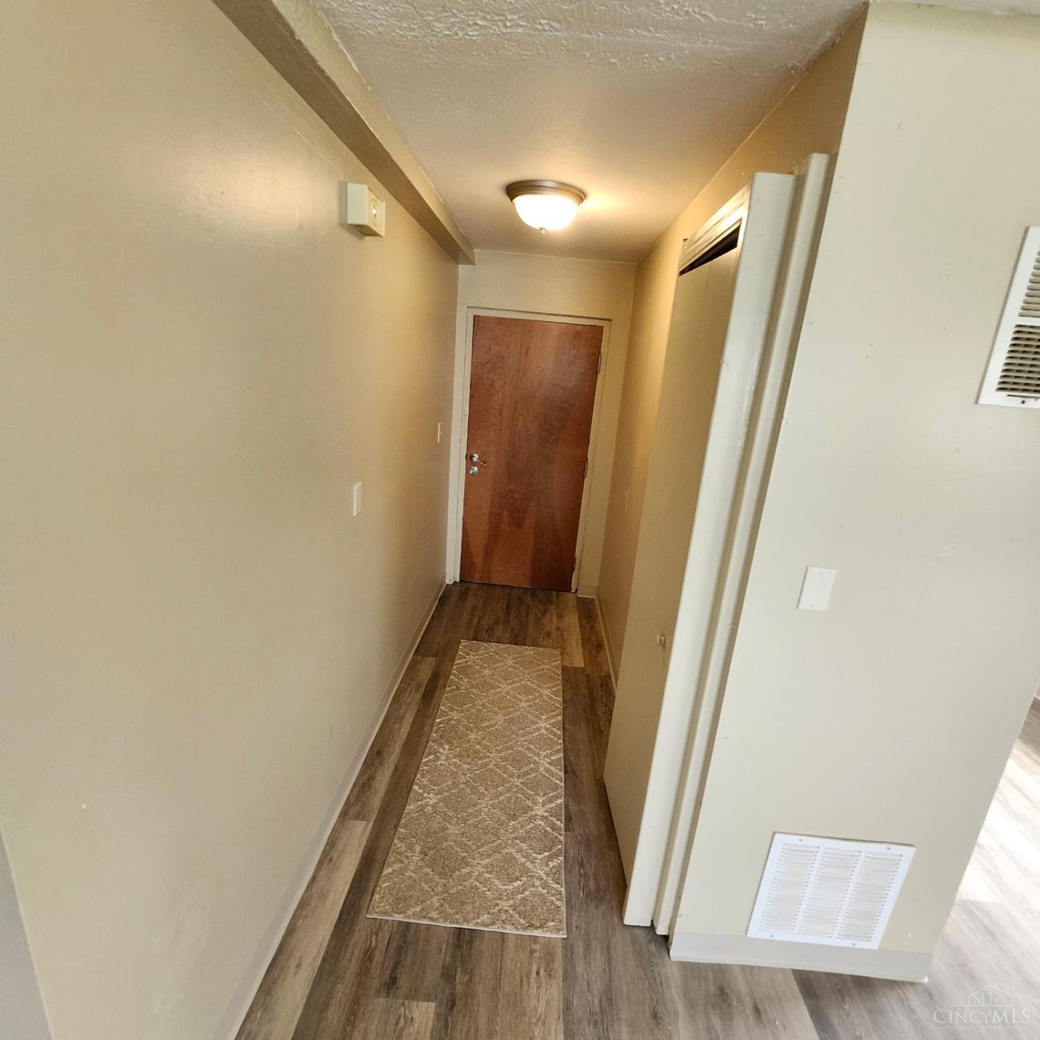 4467 Lee Road Property Photo 14