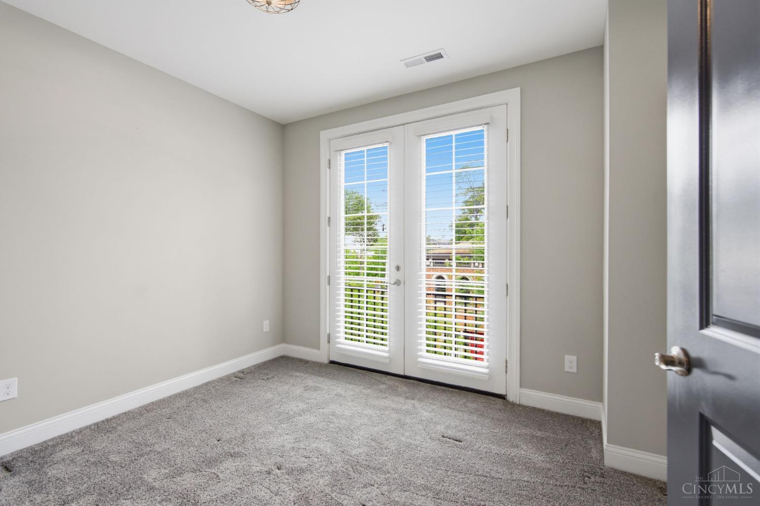 3118 Woodburn Avenue Property Photo 25