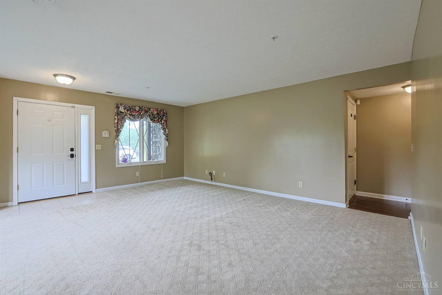 206 Edinburgh Lane Property Photo 9