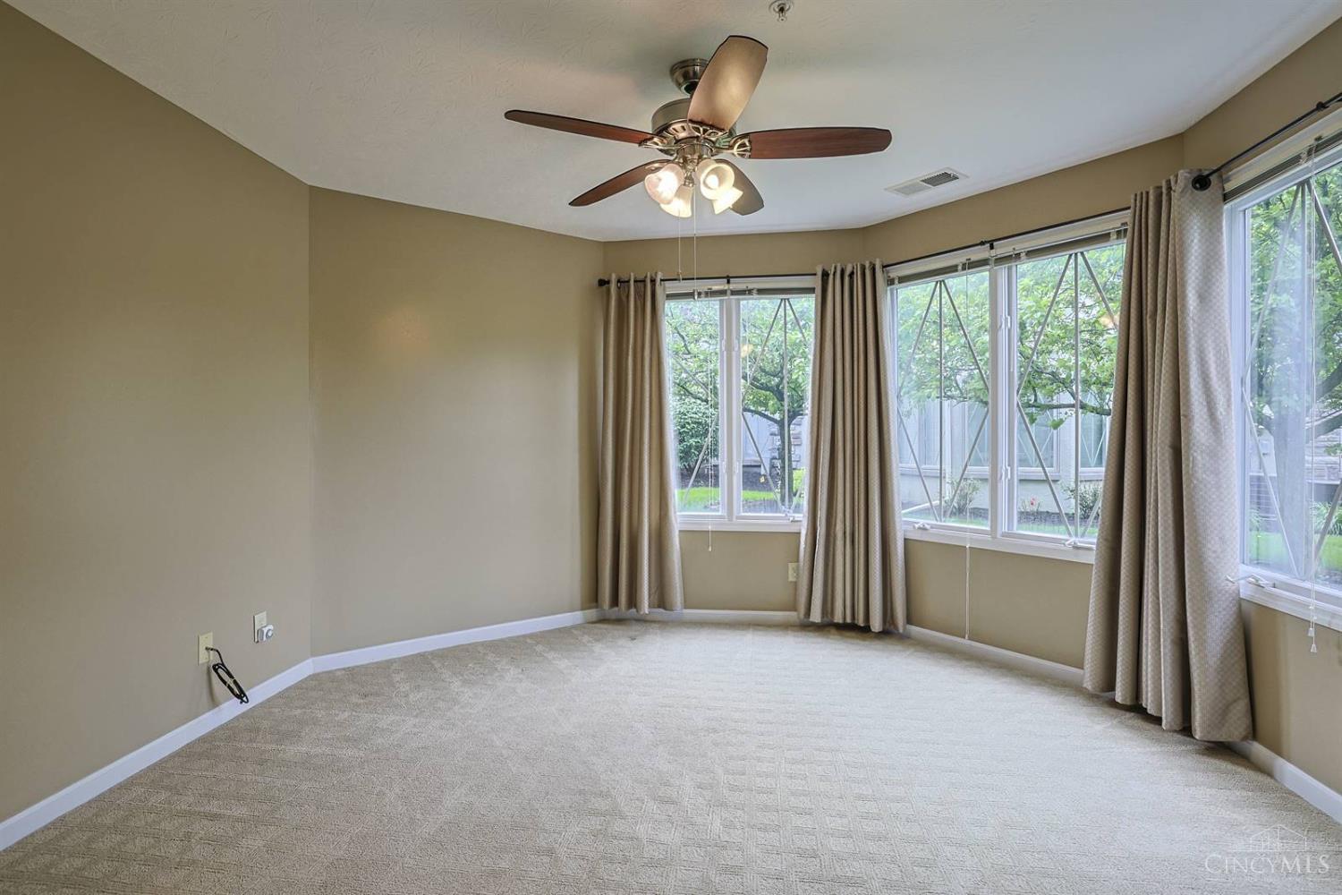 206 Edinburgh Lane Property Photo 11
