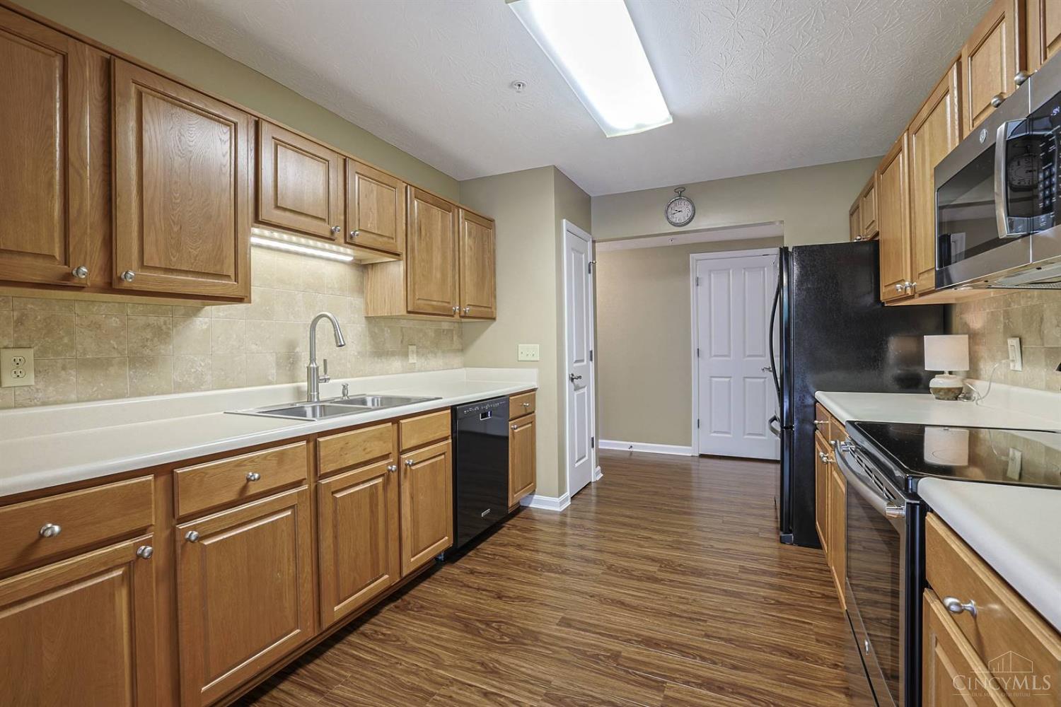 206 Edinburgh Lane Property Photo 16