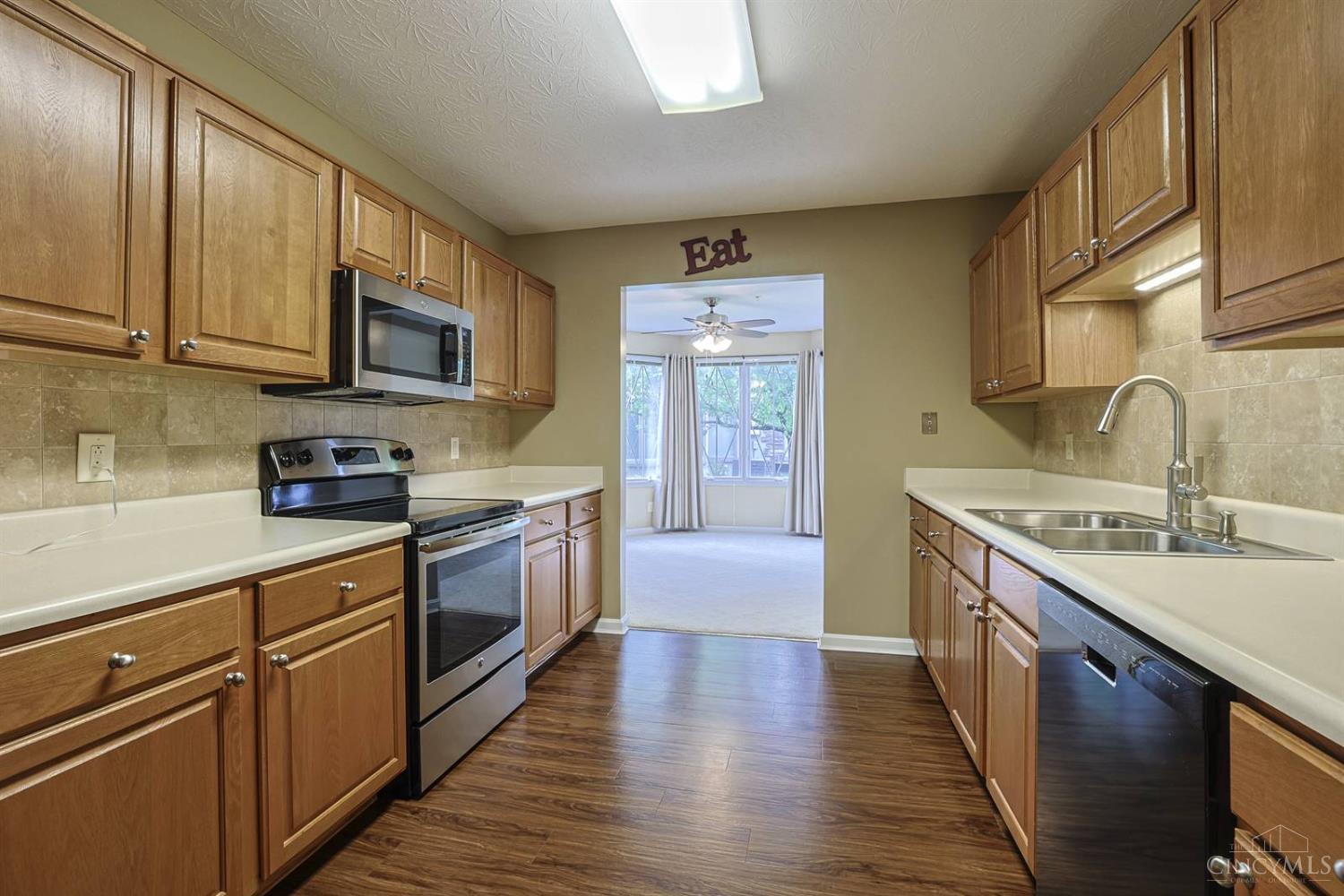 206 Edinburgh Lane Property Photo 17