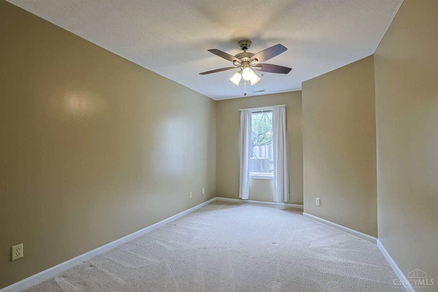 206 Edinburgh Lane Property Photo 25