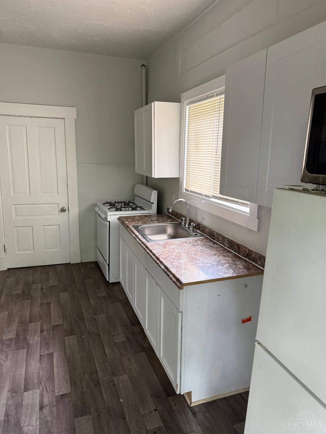 S 1037 Second Street Property Photo 16