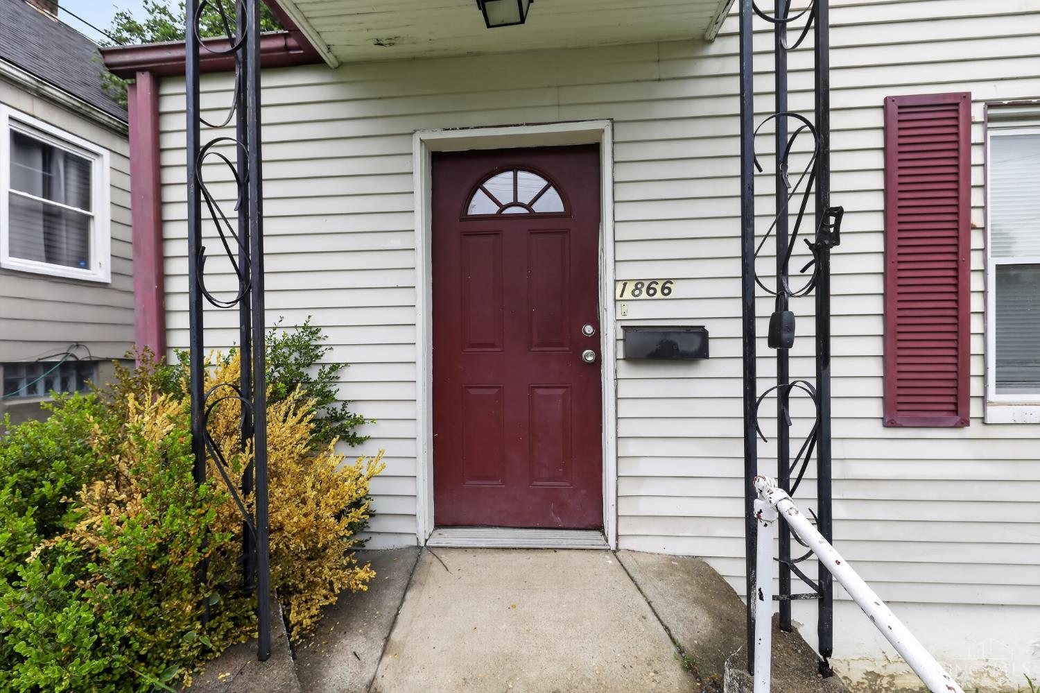 1866 Ashbrook Drive Property Photo 2