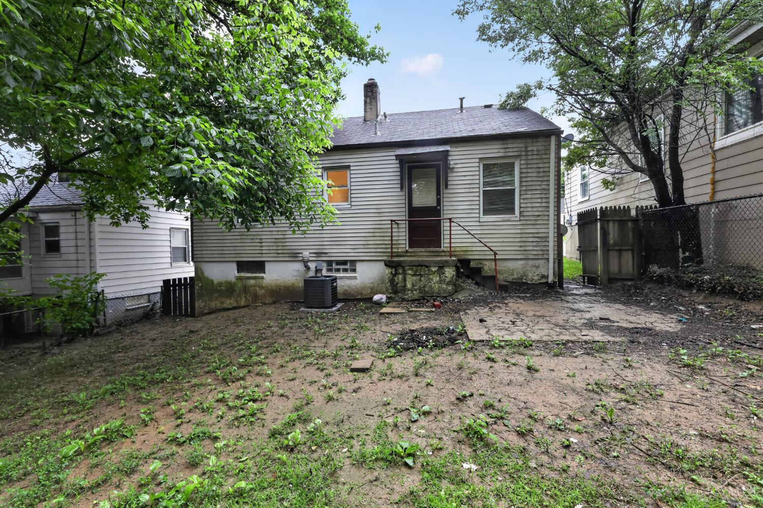 1866 Ashbrook Drive Property Photo 3