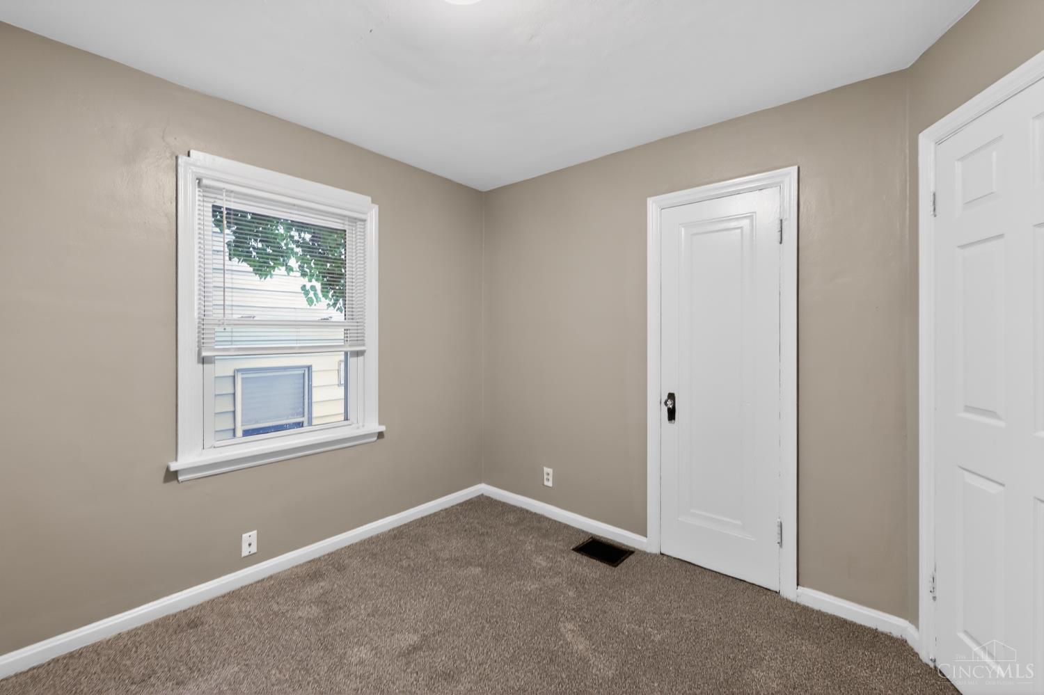 1866 Ashbrook Drive Property Photo 9