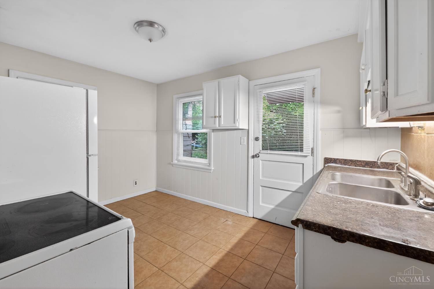 1866 Ashbrook Drive Property Photo 13