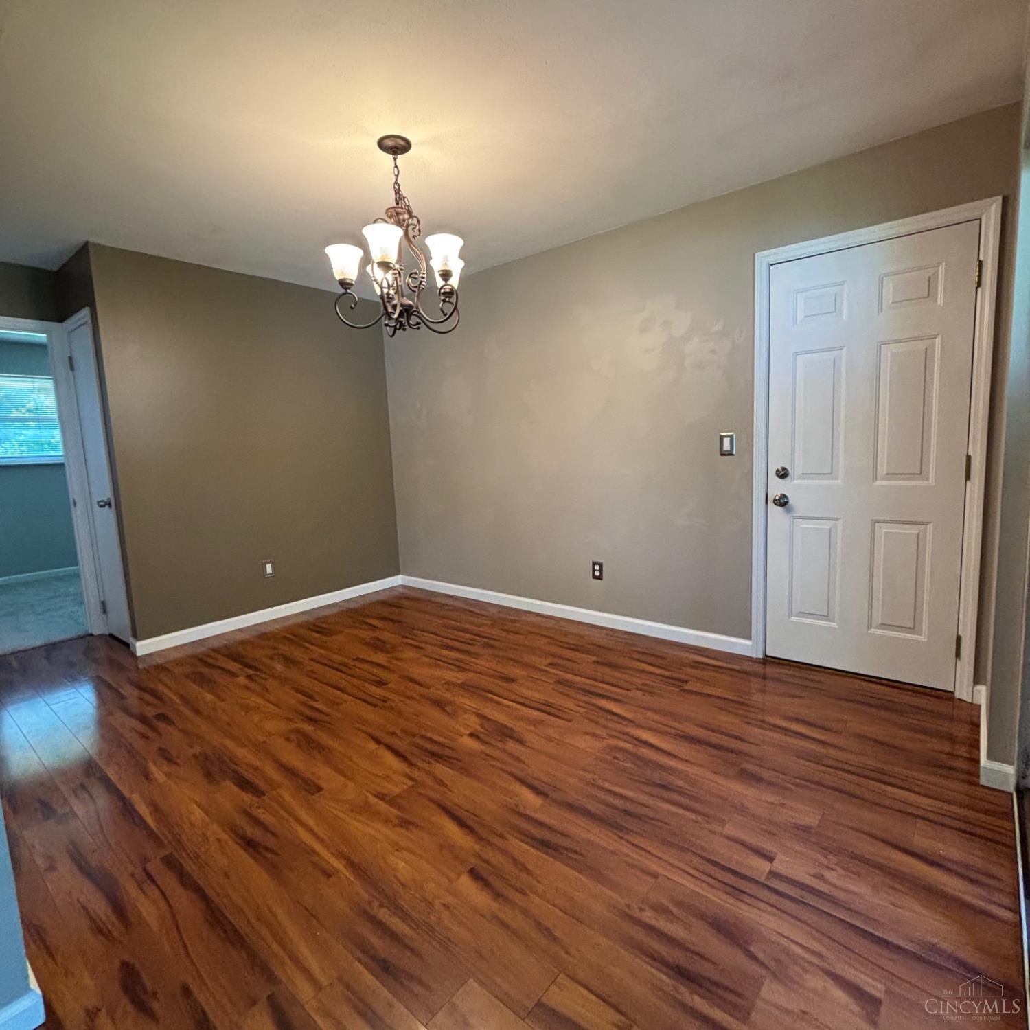 973 Seminole Property Photo 4