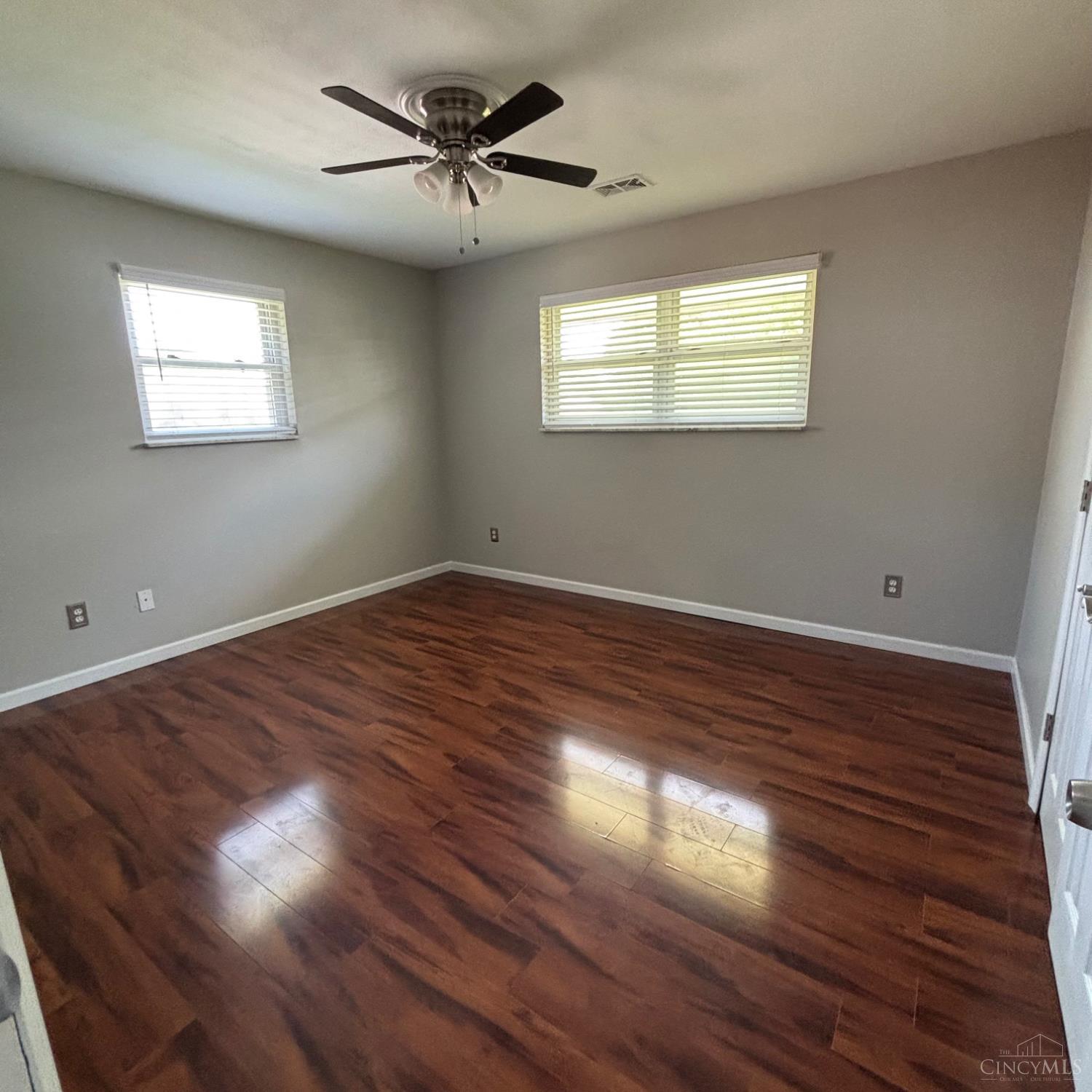 973 Seminole Property Photo 8