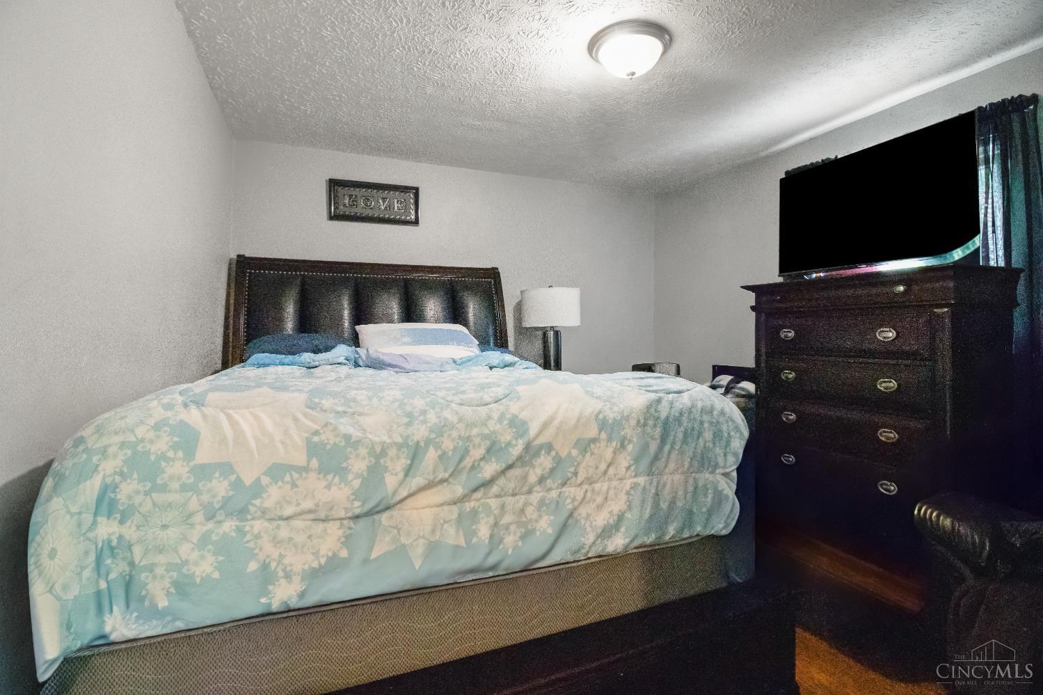 2425 St Albans Avenue Property Photo 10