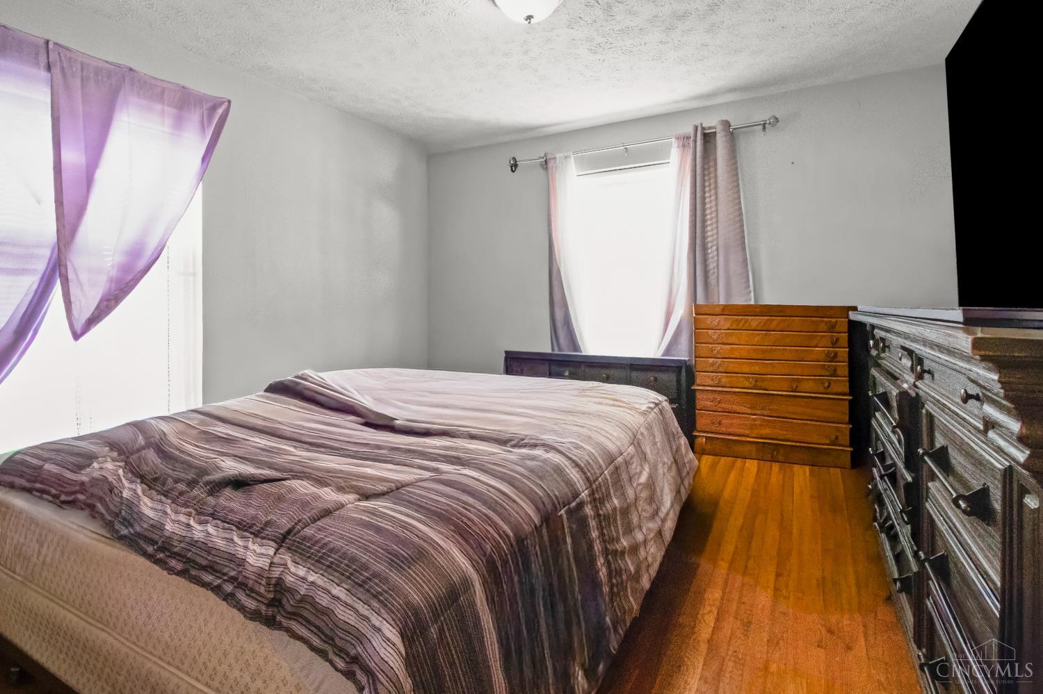 2425 St Albans Avenue Property Photo 11