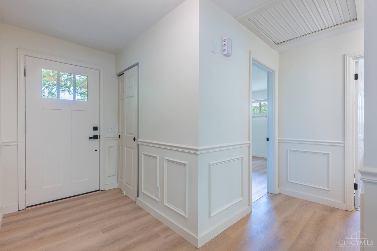 6481 Devonwood Drive Property Photo 2