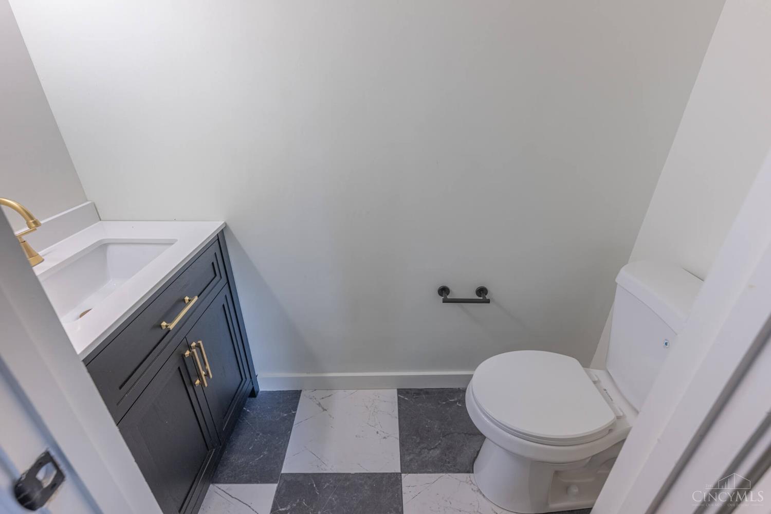 6481 Devonwood Drive Property Photo 5