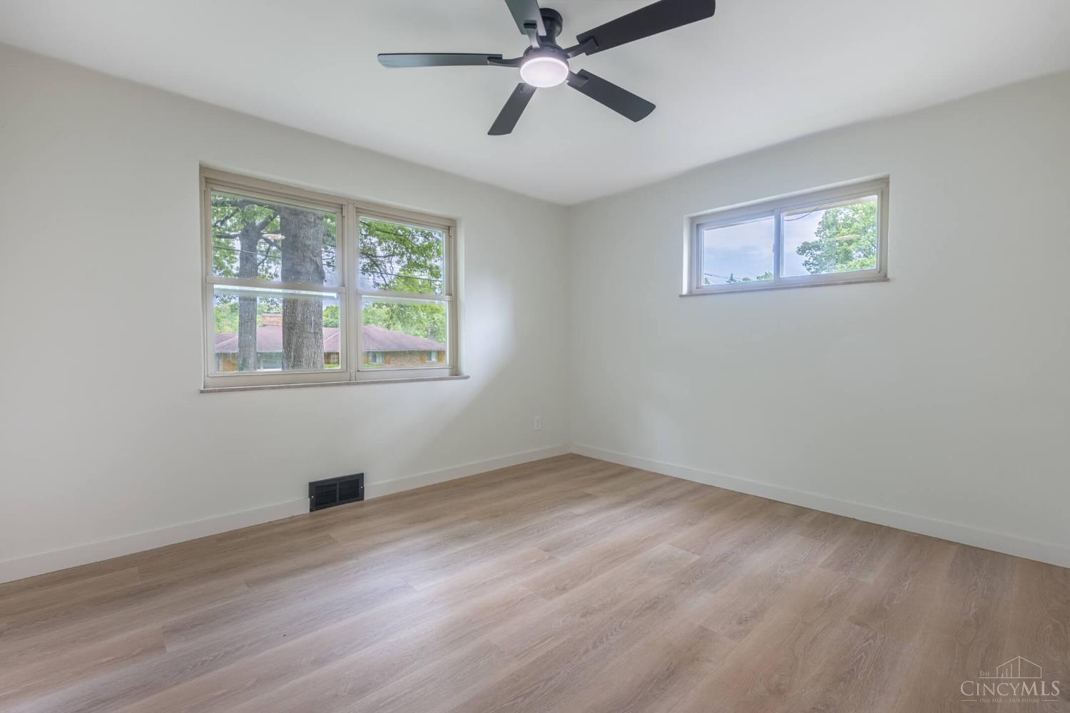 6481 Devonwood Drive Property Photo 6