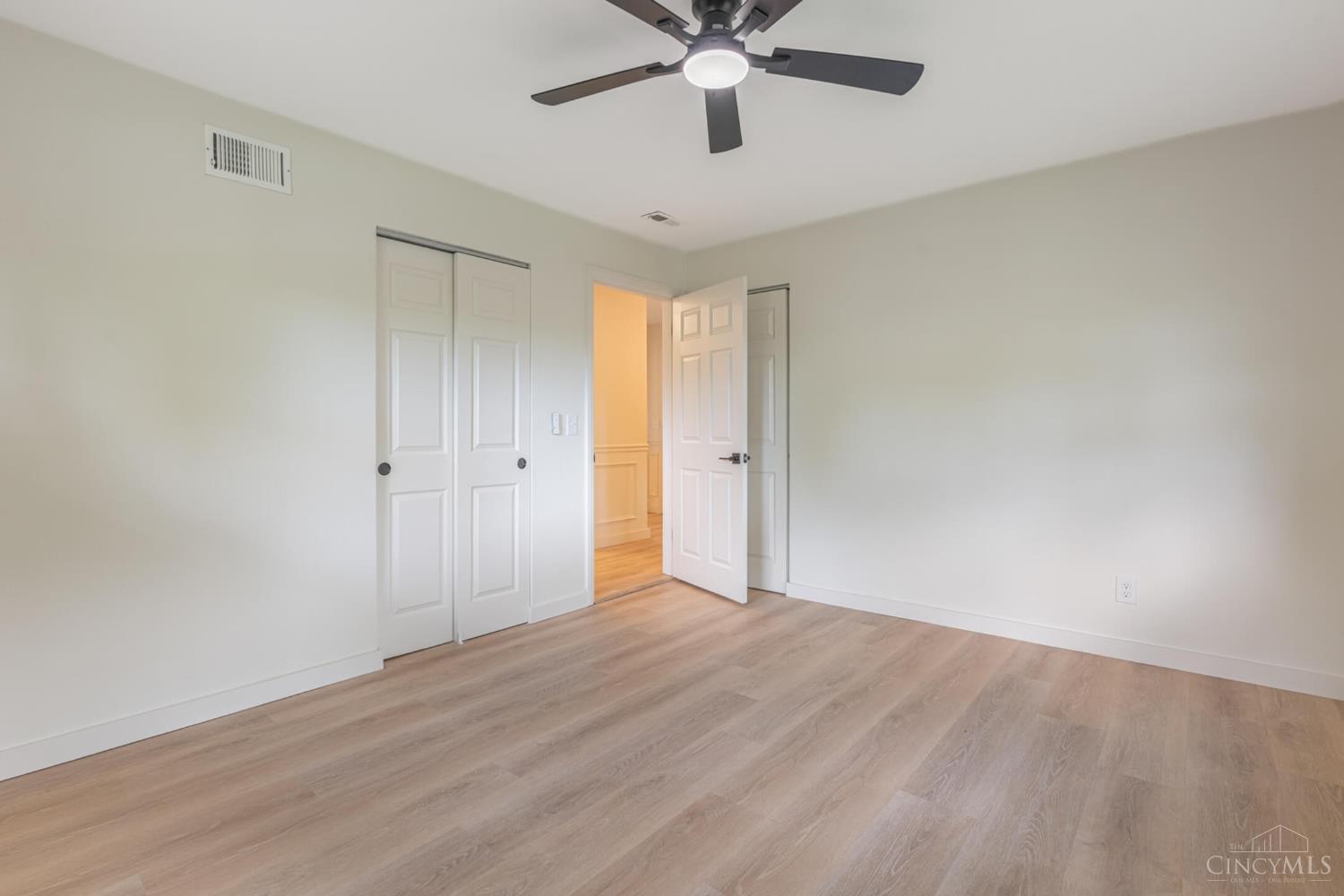6481 Devonwood Drive Property Photo 7