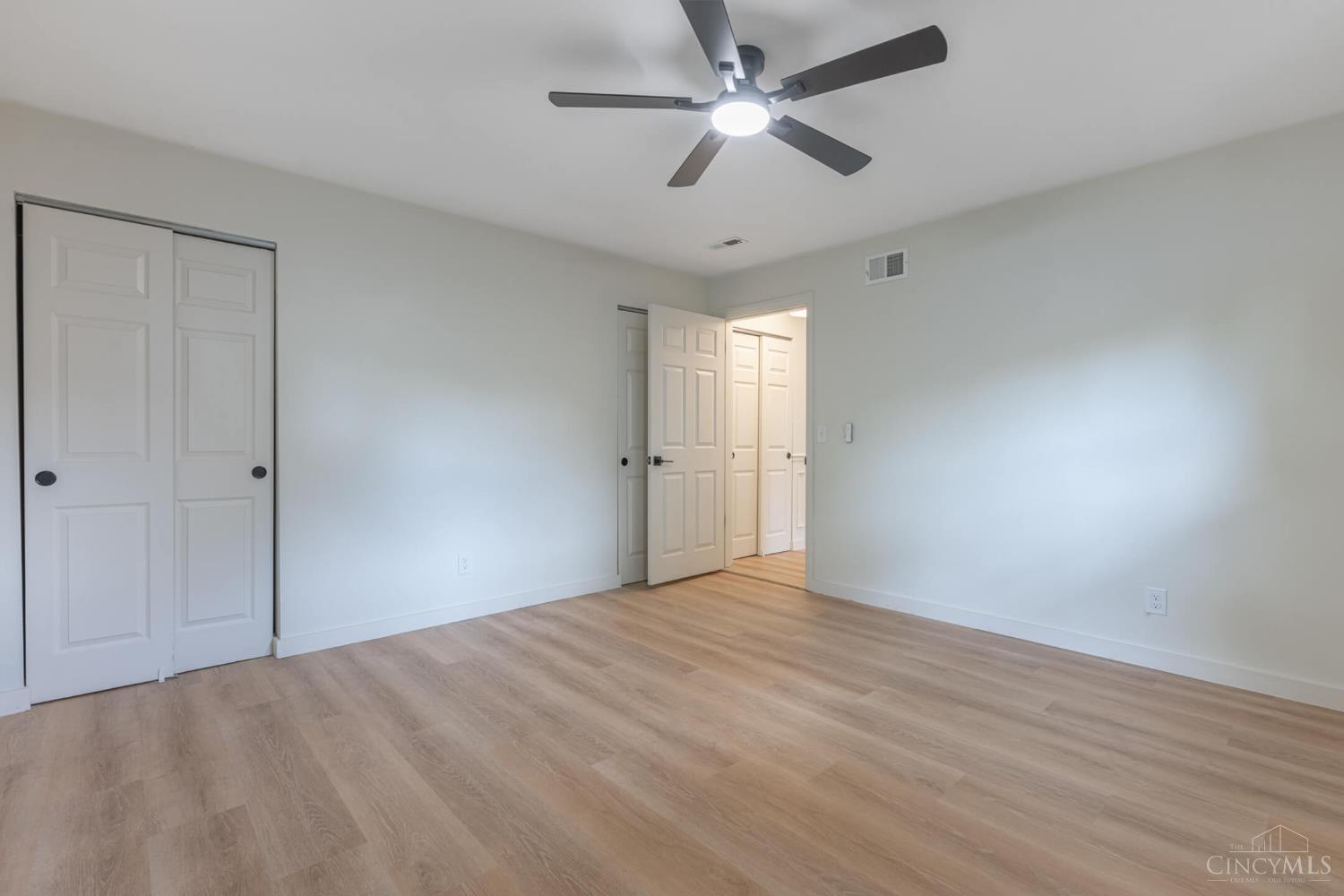 6481 Devonwood Drive Property Photo 9