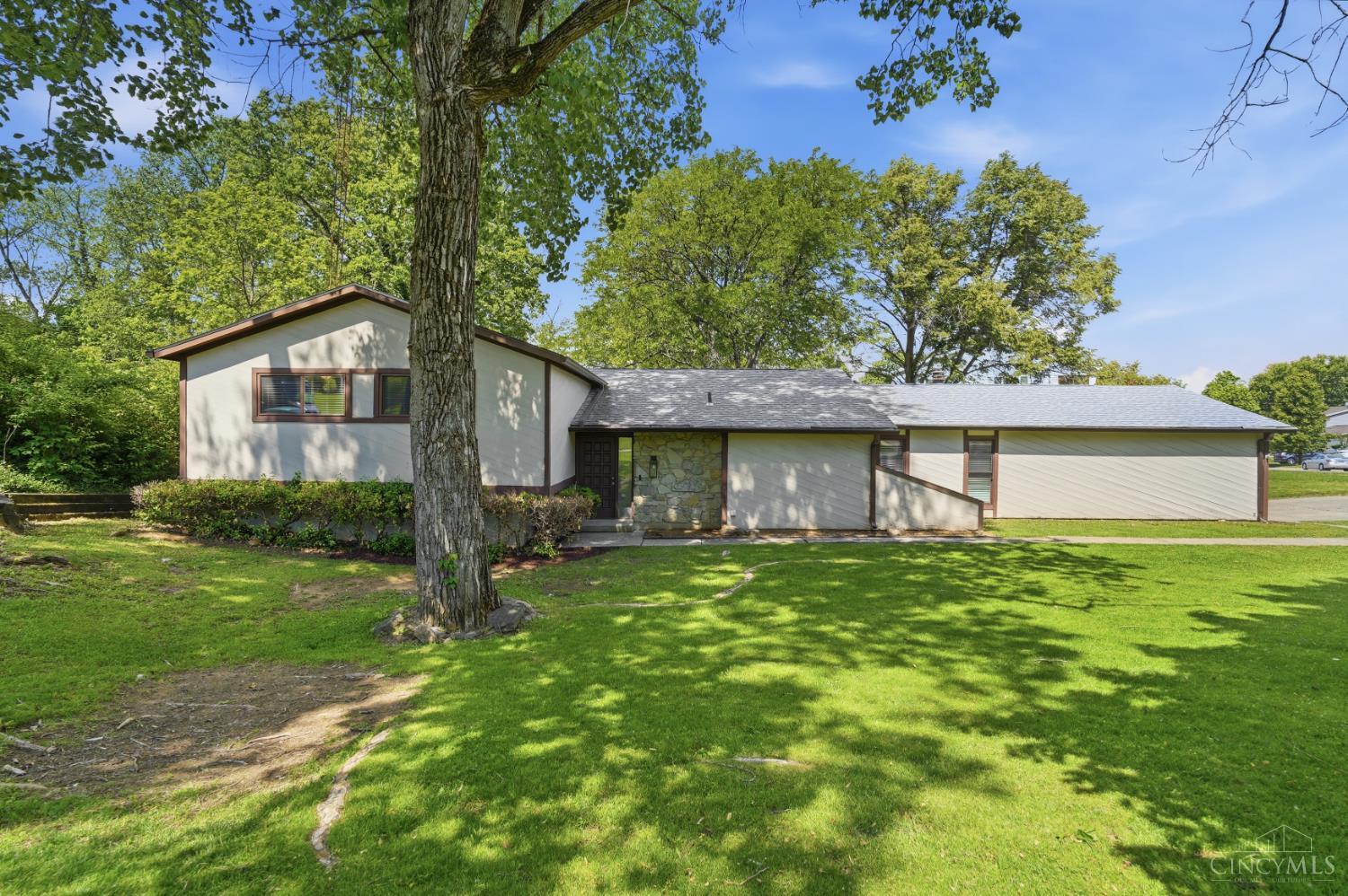 2116 Tullis Drive Property Photo 1