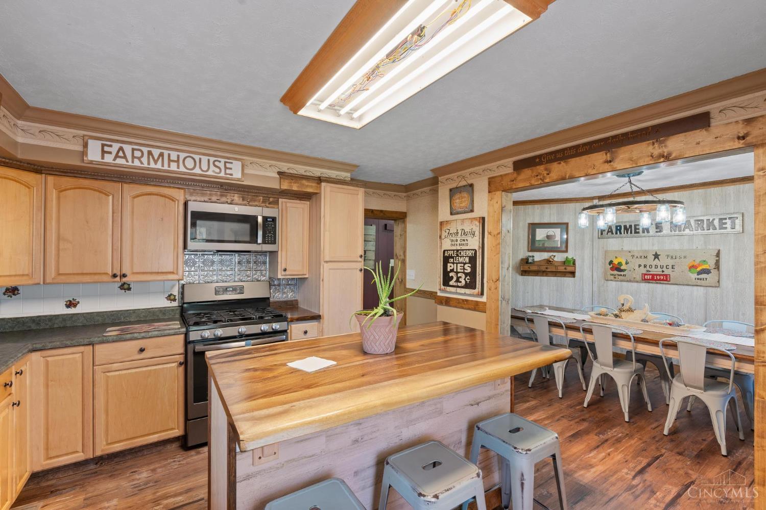 39 First Street Property Photo 16