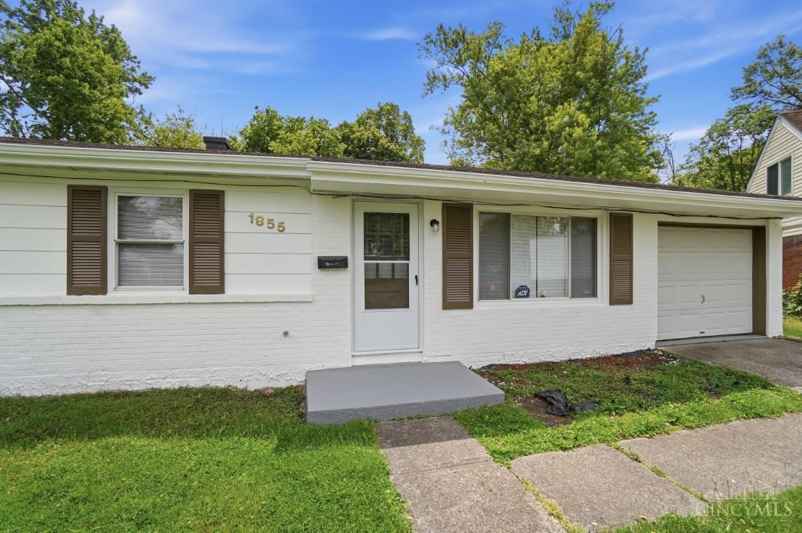1855 Bluehill Drive Property Photo 4